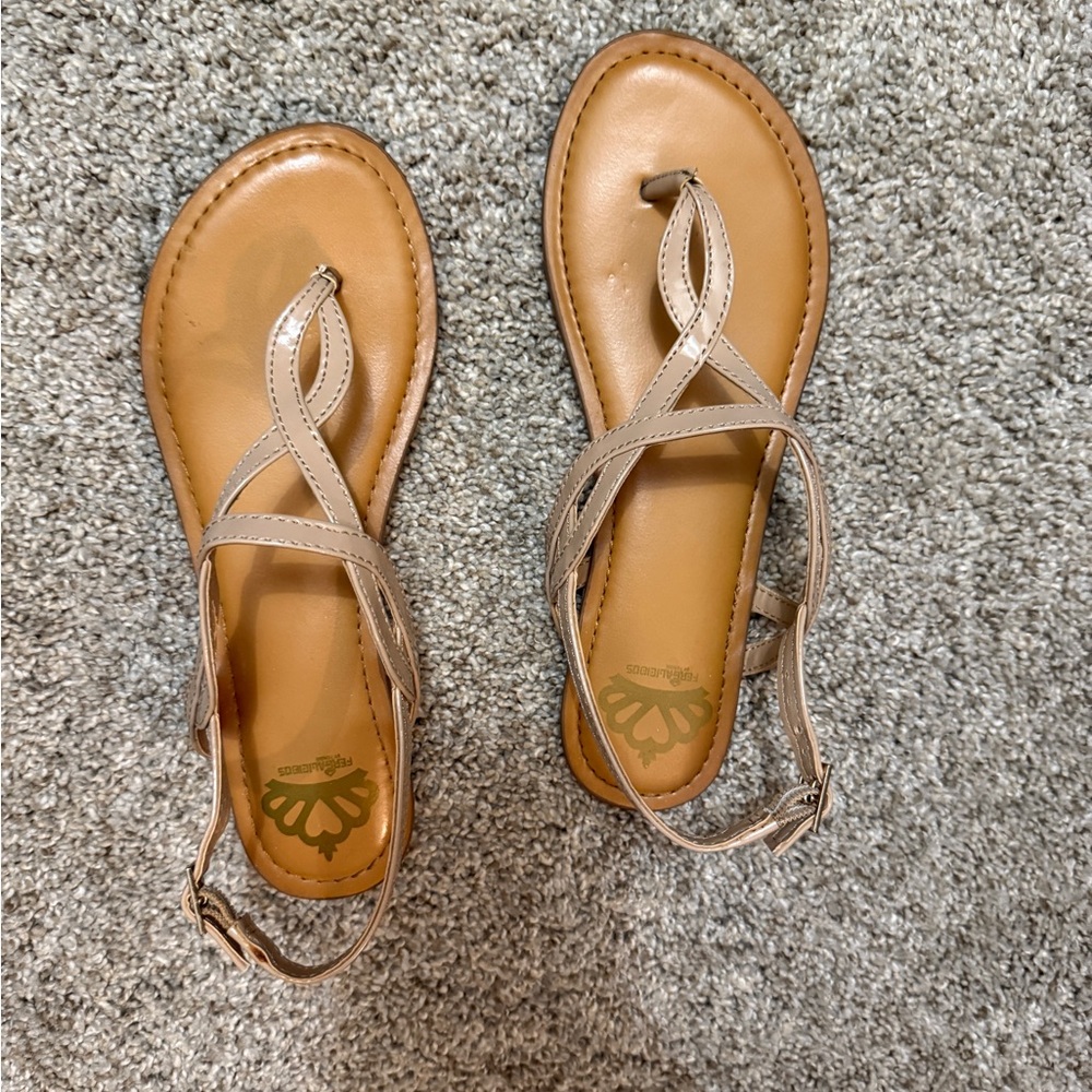 Fergalicious Sunday Nude T Strap Design Sandal Size 6.5 medium width